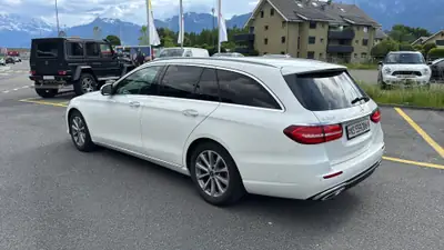 Mercedes-Benz E 200 Avantgarde — Berline élégante, motorisation efficace et 165 000 km — vista posteriore