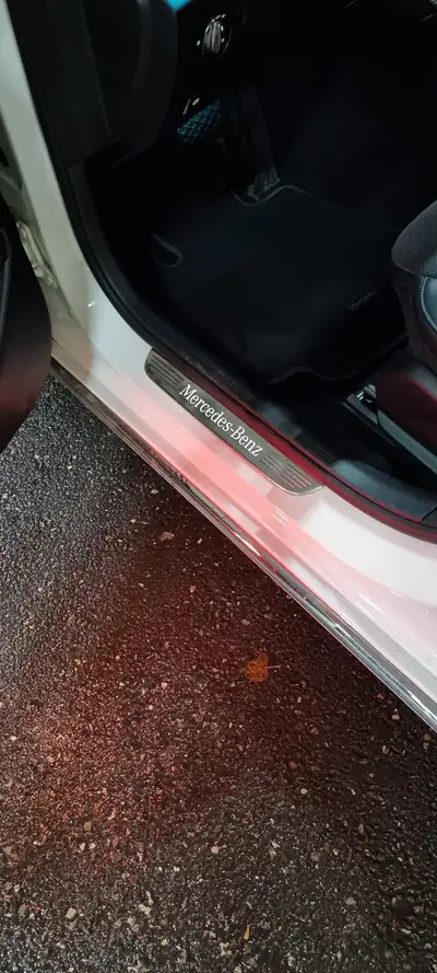 Mercedes-Benz E 200 Avantgarde — Berline élégante, motorisation efficace et 165 000 km — Miniatura 8