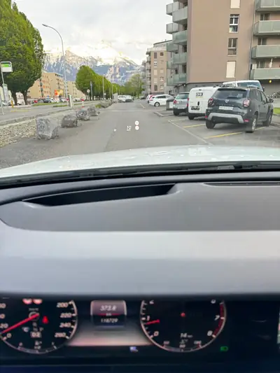 Mercedes-Benz E 200 Avantgarde — Berline élégante, motorisation efficace et 165 000 km — Miniatura 11
