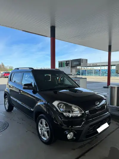 Kia Soul 1.6 CRDi Style — Minivan compact économique, sans accident — fianco