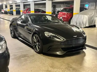 Aston Martin V12 Vanquish — Coupé GT légendaire, 574 ch, seulement 29'000 km — Innenraum