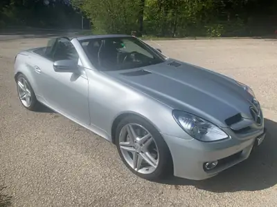 Mercedes-Benz SLK 350 2Look — Cabriolet sportif, 305 ch et design élégant — vue extérieure