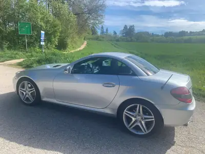 Mercedes-Benz SLK 350 2Look — Cabriolet sportif, 305 ch et design élégant — tableau de bord