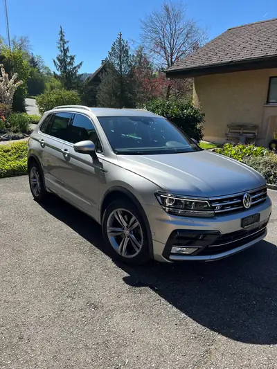 VW Tiguan 2.0 TSI R-Line 4Motion — SUV robuste, 4x4 intégral et technologie premium — exterior view
