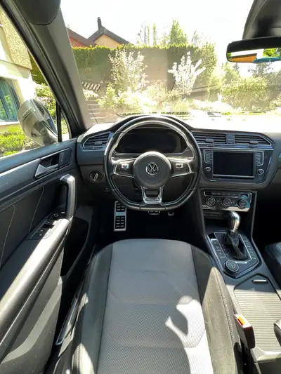 VW Tiguan 2.0 TSI R-Line 4Motion — SUV robuste, 4x4 intégral et technologie premium — Thumbnail 12