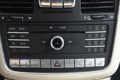 Mercedes-Benz G 63 AMG — SUV Légendaire, Kit Brabus & Sièges Chauffants — Miniature 26