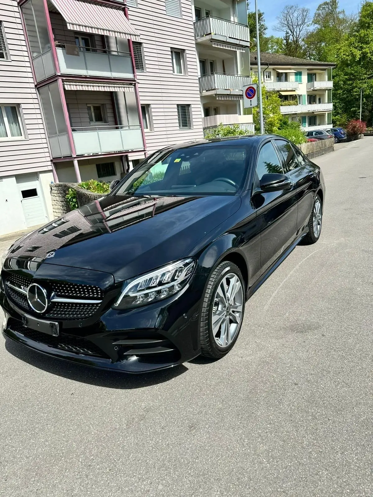 Mercedes-Benz C 200 4Matic AMG Line — Berline premium all-terrain, 84 500 km seulement