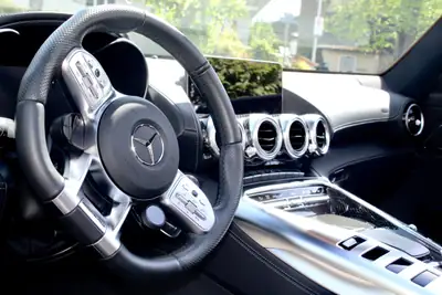 Mercedes-AMG GT Roadster — Cabriolet sportif 476 ch, seulement 9'600 km — intérieur