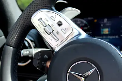 Mercedes-AMG GT Roadster — Cabriolet sportif 476 ch, seulement 9'600 km — détail