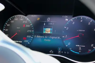 Mercedes-AMG GT Roadster — Cabriolet sportif 476 ch, seulement 9'600 km — tableau de bord