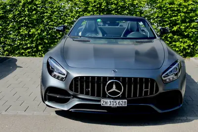 Mercedes-AMG GT Roadster — Cabriolet sportif 476 ch, seulement 9'600 km — Miniature 12
