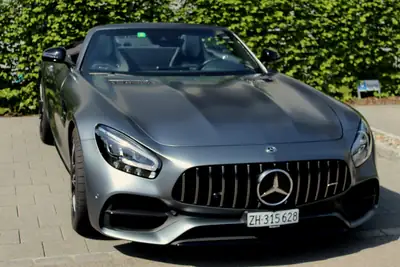Mercedes-AMG GT Roadster — Cabriolet sportif 476 ch, seulement 9'600 km — Miniature 14