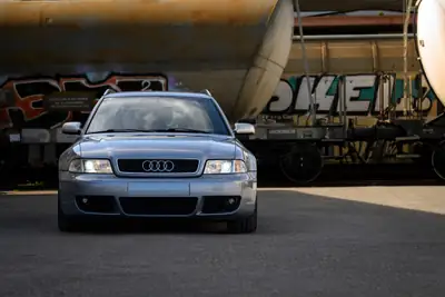 Audi RS4 B5 Avant 2001 — Break sport légendaire, 381 ch et transmission manuelle — Innenraum