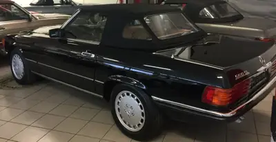 Mercedes-Benz 560 SL — Cabriolet de légende, moteur révisé, 250'000 km — Innenraum
