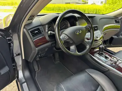 Infiniti Q70 2.2d Premium Tech — Berline élégante, moteur diesel efficace, 90'000 km — Miniatur 7