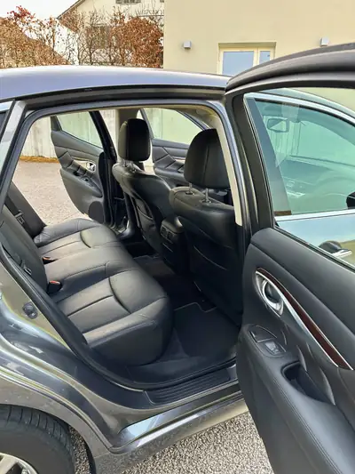 Infiniti Q70 2.2d Premium Tech — Berline élégante, moteur diesel efficace, 90'000 km — Miniatur 8