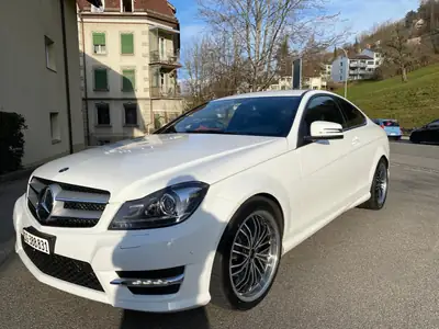 Mercedes-Benz C 180 Coupé 7G-Tronic — Élégance berlinoise et entretien irréprochable — vue extérieure