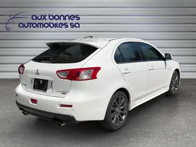 Mitsubishi Lancer Sportback 2.0 Ralliart S 4WD — Performance 241 ch, Intégrale fiable — intérieur