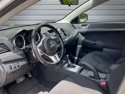 Mitsubishi Lancer Sportback 2.0 Ralliart S 4WD — Performance 241 ch, Intégrale fiable — Miniature 9