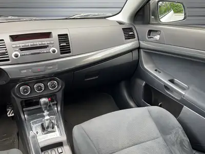 Mitsubishi Lancer Sportback 2.0 Ralliart S 4WD — Performance 241 ch, Intégrale fiable — Miniature 11