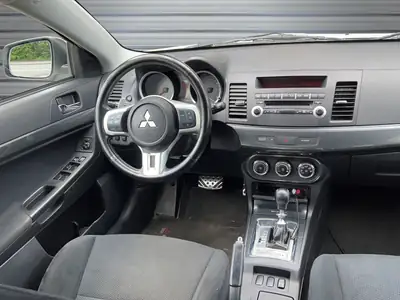 Mitsubishi Lancer Sportback 2.0 Ralliart S 4WD — Performance 241 ch, Intégrale fiable — Miniature 10