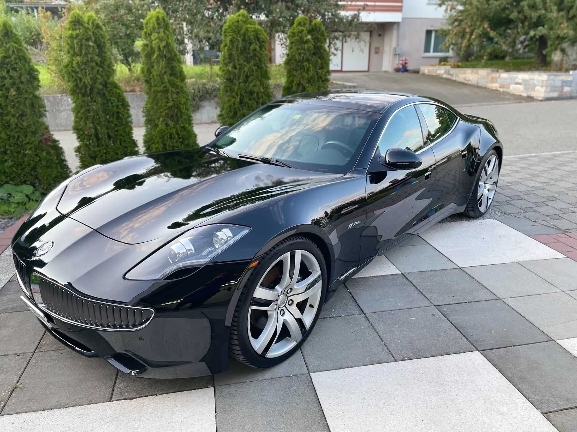 Fisker Karma Standard 2012 — Berline hybride rechargeable élégante, 118'000 km — Außenansicht