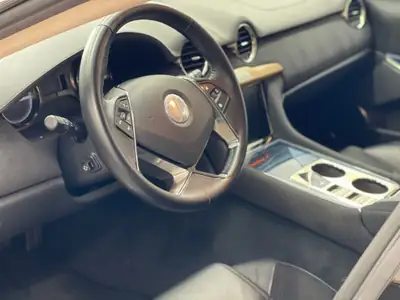 Fisker Karma Standard 2012 — Berline hybride rechargeable élégante, 118'000 km — Armaturenbrett