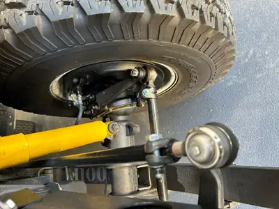 Toyota Land Cruiser FJ 40 — Légende tout-terrain de 1983, 40 000 km seulement — tableau de bord