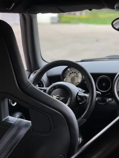 MINI Cooper S — Sportive compacte 200 ch, édition Challenge collector — Miniatura 7