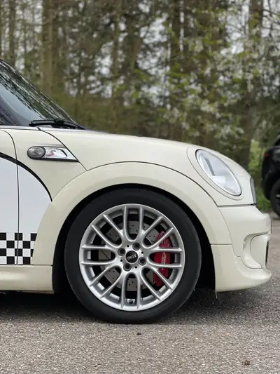MINI Cooper S — Sportive compacte 200 ch, édition Challenge collector — Miniatura 10