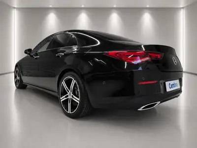 Mercedes-Benz CLA 250 4Matic — Berline sportive, transmission intégrale, garantie constructeur — tableau de bord
