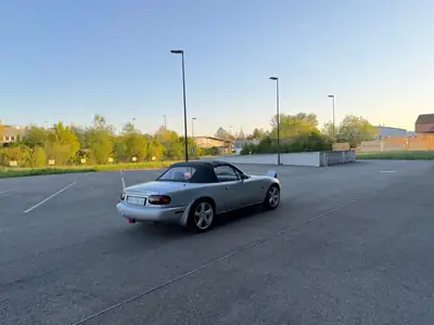 Mazda MX-5 1.6i — Le roadster mythique des années 90, argent métallisé et sans accident — dettaglio