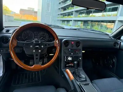 Mazda MX-5 1.6i — Le roadster mythique des années 90, argent métallisé et sans accident — Miniatura 11