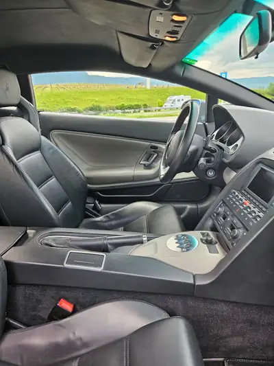 Lamborghini Gallardo 5.0 V10 Coupé — Légendaire supercar, 25'000 km seulement — Miniature 8