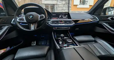 BMW X5 M50d xDrive — SUV prestige diesel 400ch, full black, révisions BMW incluses — cruscotto