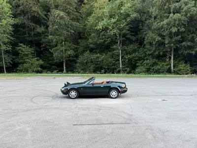 Mazda MX-5 1.6i Green Special — Cabriolet iconique des années 90, fraîchement restauré — Detail
