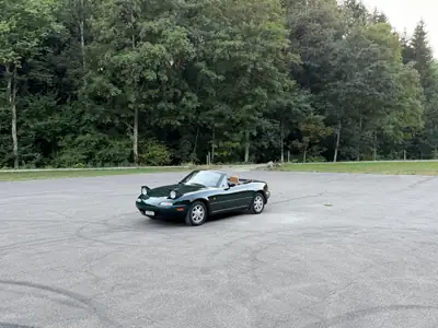 Mazda MX-5 1.6i Green Special — Cabriolet iconique des années 90, fraîchement restauré — Armaturenbrett