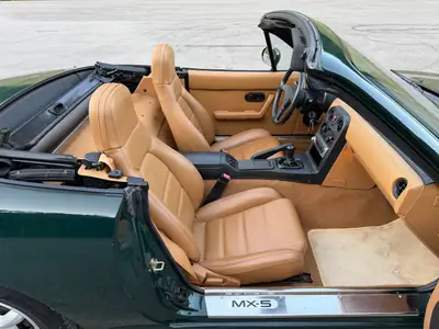 Mazda MX-5 1.6i Green Special — Cabriolet iconique des années 90, fraîchement restauré — Miniatur 12