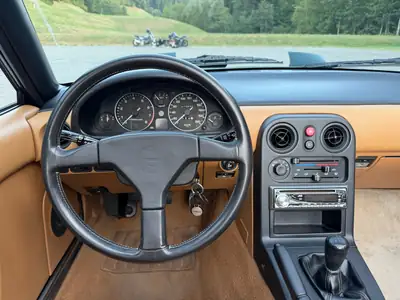Mazda MX-5 1.6i Green Special — Cabriolet iconique des années 90, fraîchement restauré — Miniatur 14