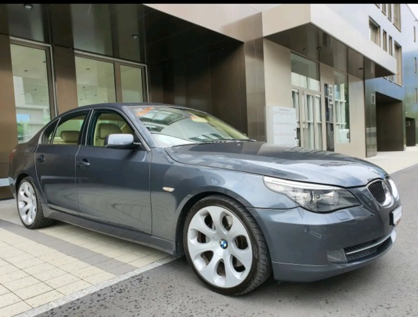 BMW 550 2007 occasion Uzwil — 1