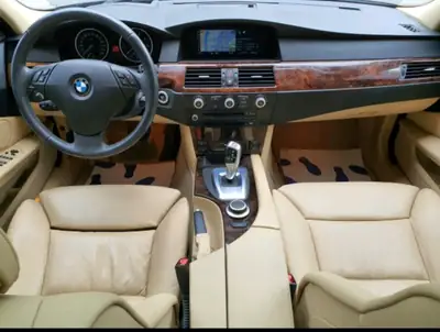 BMW 550i Steptronic — Berline de prestige, 367 ch, impeccable — Miniatura 8