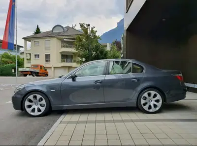 BMW 550i Steptronic — Berline de prestige, 367 ch, impeccable — Miniatura 10