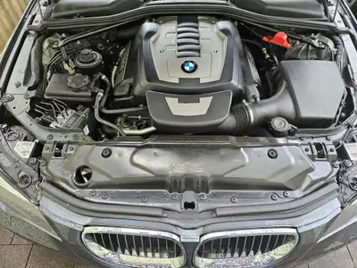 BMW 550i Steptronic — Berline de prestige, 367 ch, impeccable — Miniatura 14