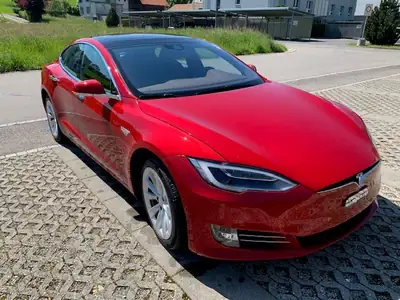 Tesla Model S 90 D — Berline électrique haute performance, 525 ch — interni