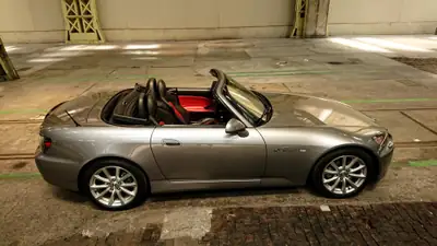 Honda S2000 — Roadster iconique, 240 ch purs et 50'000 km seulement — vue extérieure