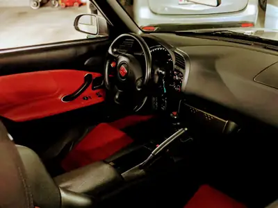 Honda S2000 — Roadster iconique, 240 ch purs et 50'000 km seulement — arrière