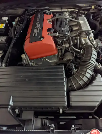 Honda S2000 — Roadster iconique, 240 ch purs et 50'000 km seulement — intérieur