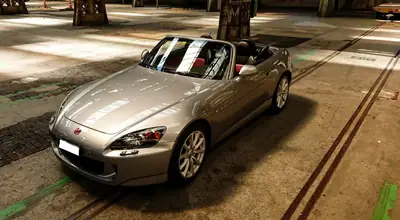 Honda S2000 — Roadster iconique, 240 ch purs et 50'000 km seulement — Miniature 7