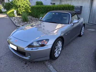 Honda S2000 — Roadster iconique, 240 ch purs et 50'000 km seulement — Miniature 9