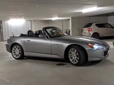 Honda S2000 — Roadster iconique, 240 ch purs et 50'000 km seulement — Miniature 10